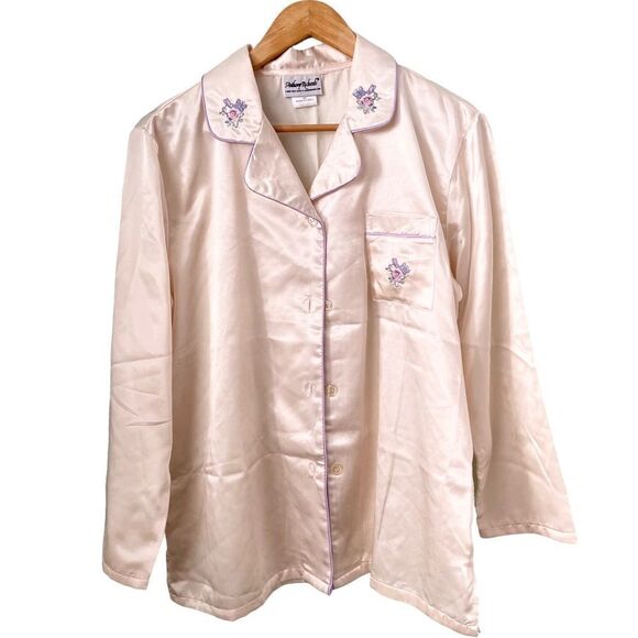 Anthony Richards Embroidered Pajama Set in Size Medium - Picture 2 of 9